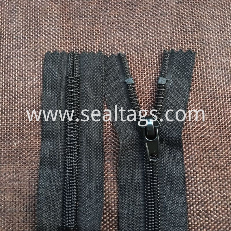 Black Zip Screen